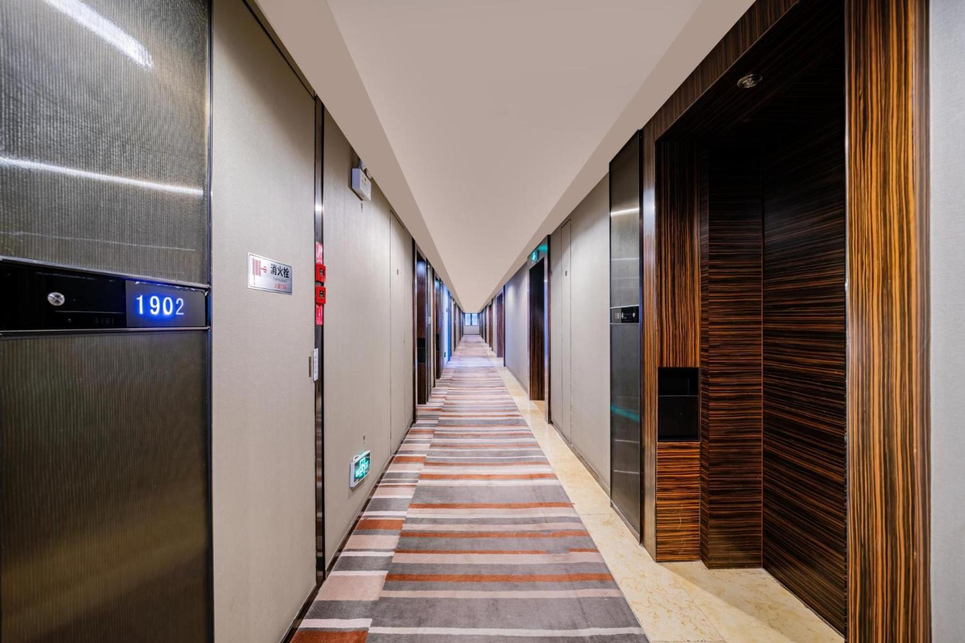 Estay Residence-Poly World Trade Center Гуанчжоу Экстерьер фото